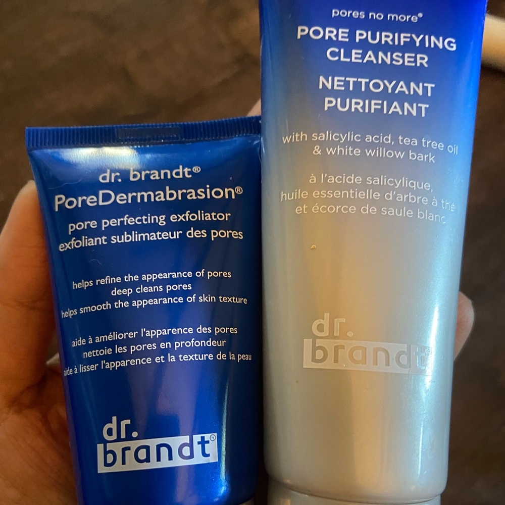 Pores purifying cleanser & pore dermabrasion sold together. Never used.